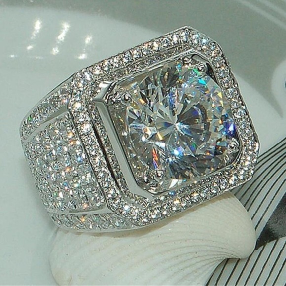 Bling Ring Cubic Zirconia Iced Out Glamorous Solitaire, Women’s Ring, Sz 6 - Picture 1 of 14